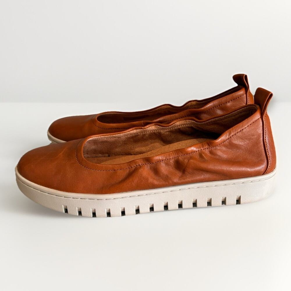 Vionic Women's Uptown Ballet Slip On Flats Tan Size 8.5